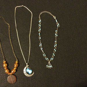 Lot of 3 pre-owned necklaces